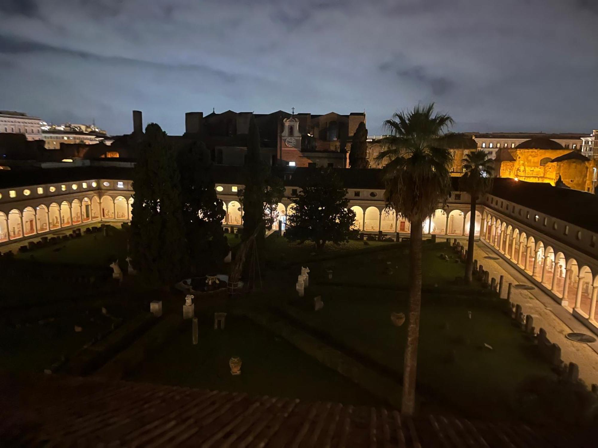 Camera X2 Con Magnifica Vista Sul Chiostro Di Michelangelo E Le Terme Di Diocleziano Rom Eksteriør billede